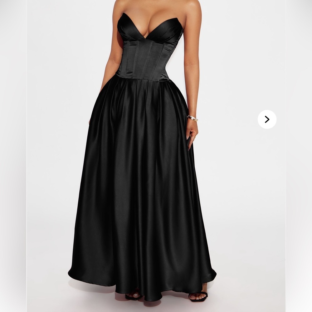 Size L Fashion Nova Strapless Black Dress